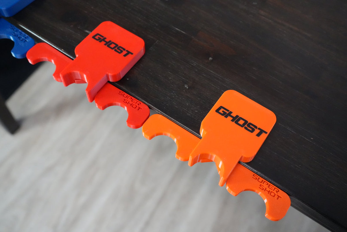Ghost Folding Cue Holder – 3 Cues Black Logo