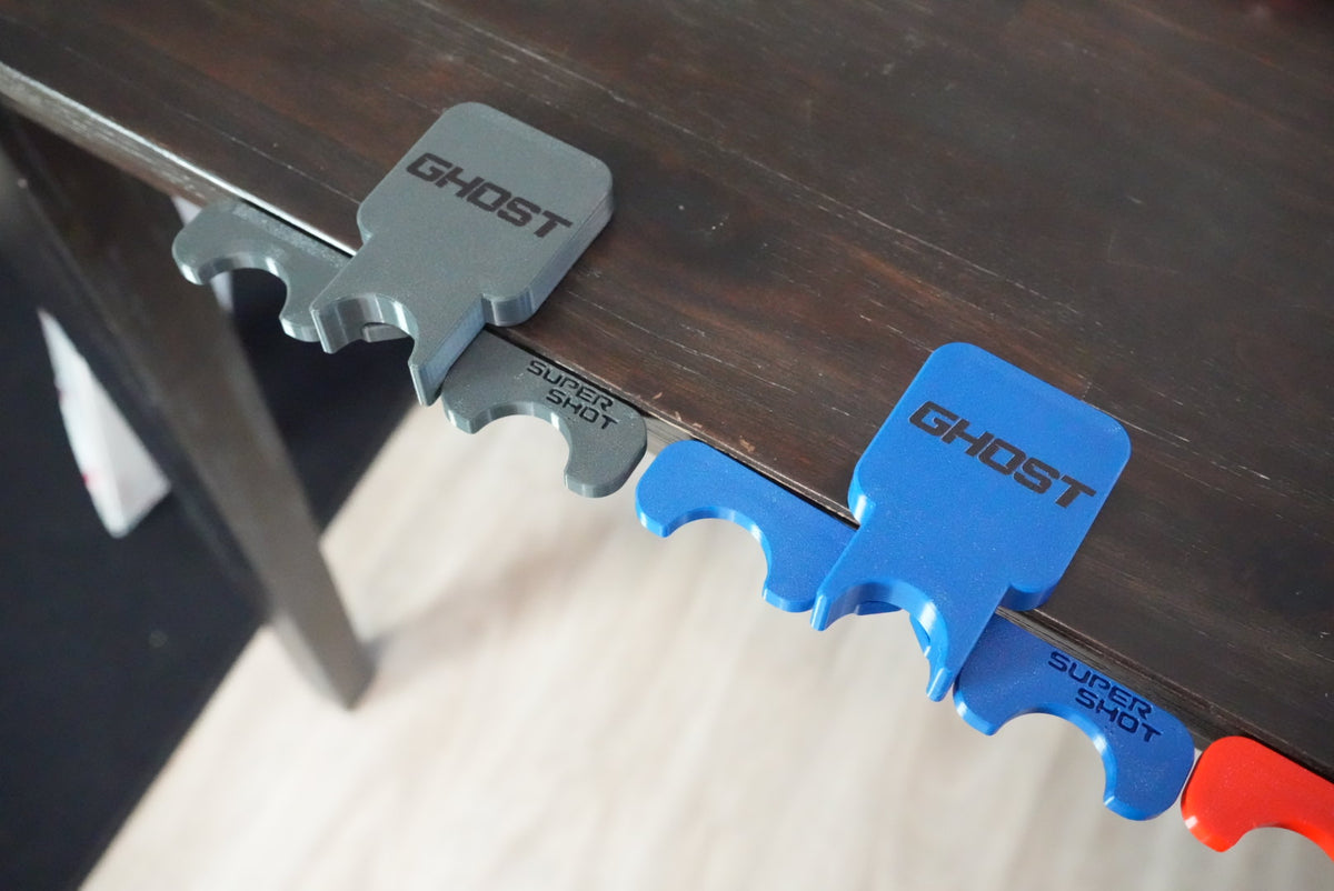 Ghost Folding Cue Holder – 3 Cues Black Logo